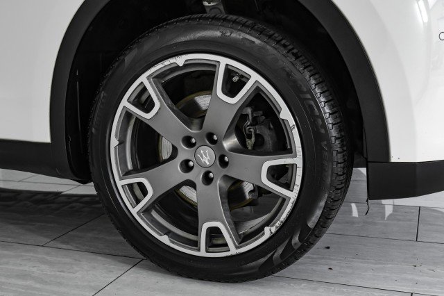 Used 2018 Maserati Levante image 51