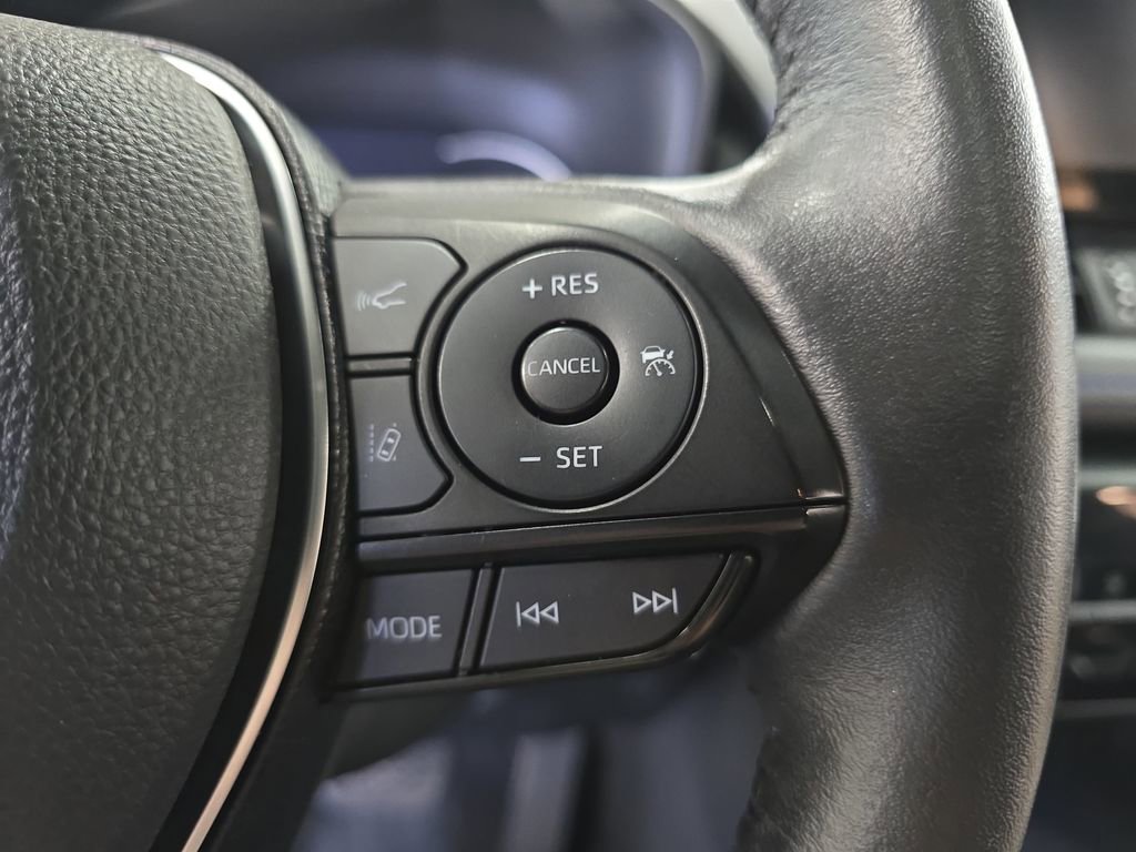 Used 2020 Toyota RAV4 XSE w/ XSE Grade Weather Package AWD/4WD image 18