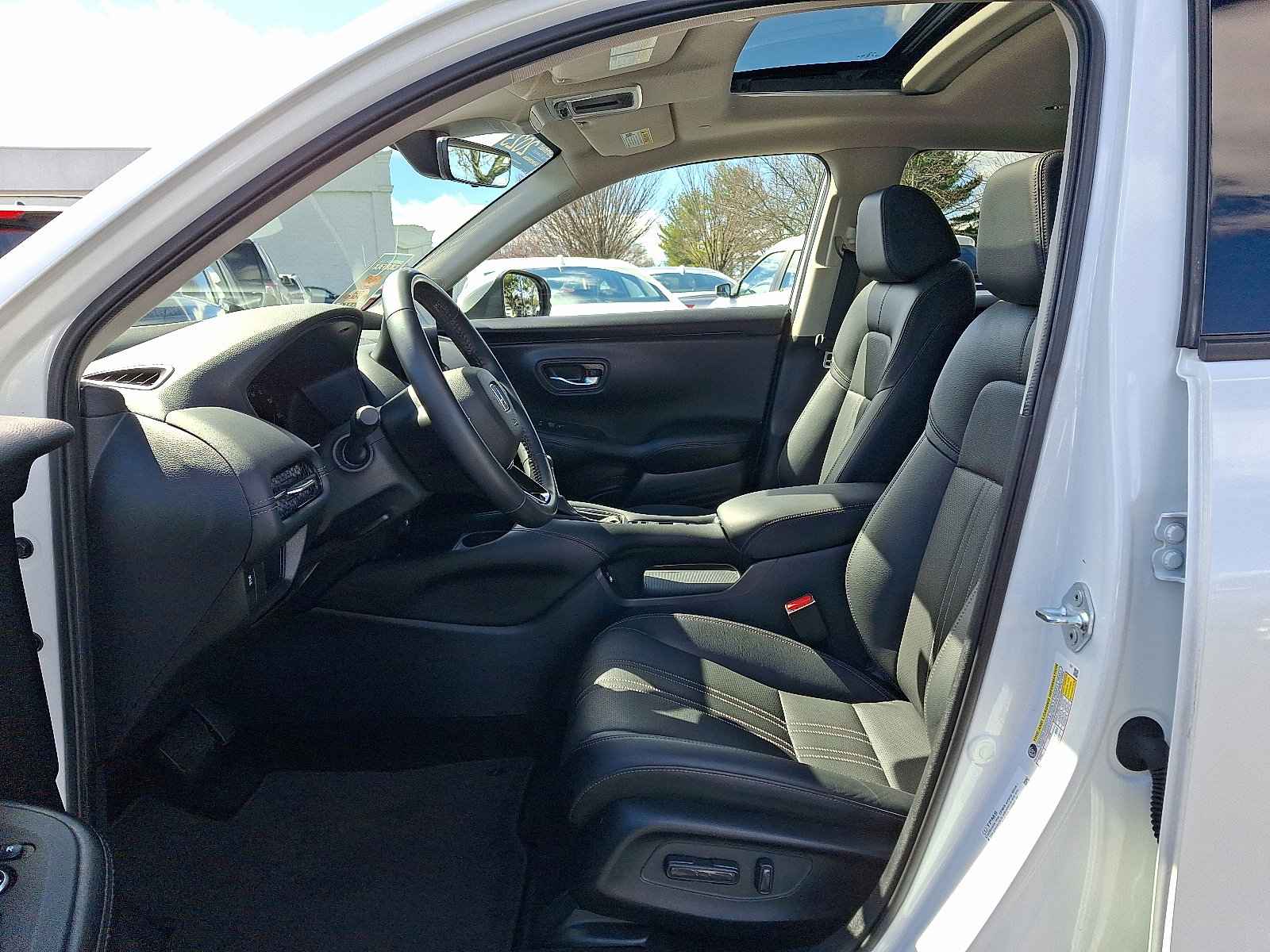 Used 2023 Honda HR-V EX-L image 13