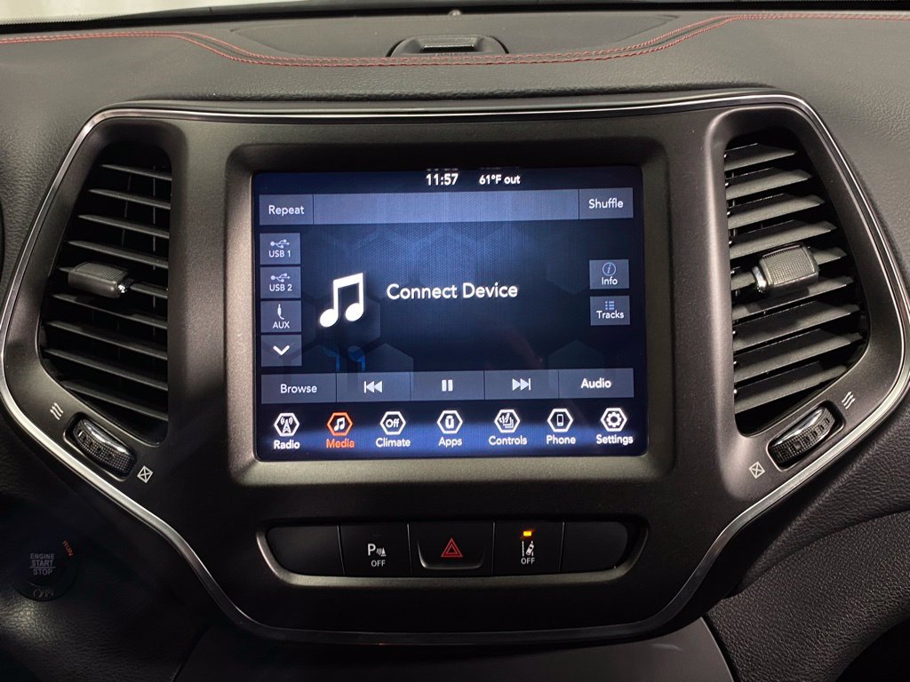 Used 2021 Jeep Cherokee Trailhawk AWD/4WD image 22