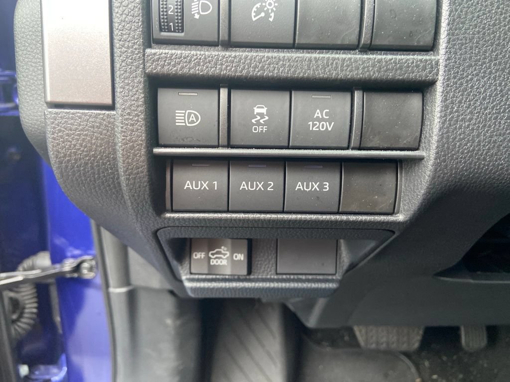Used 2025 Toyota Tacoma TRD Off-Road w/ TRD Off Road Upgrade Package AWD/4WD image 19