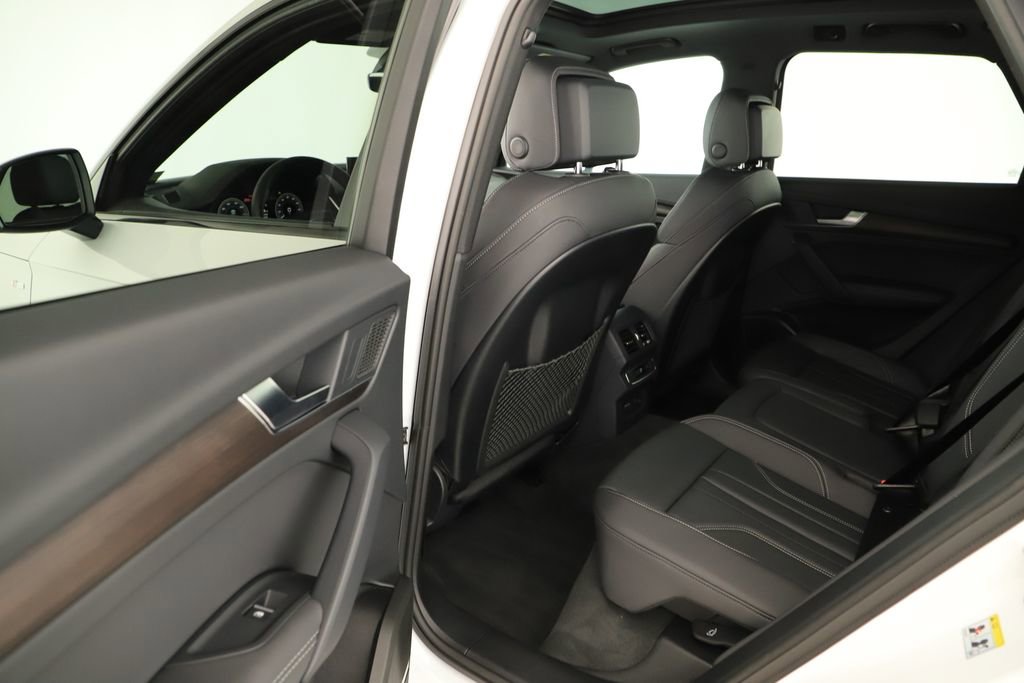 Certified 2025 Audi Q5 e Premium Plus w/ Premium Plus Package image 27
