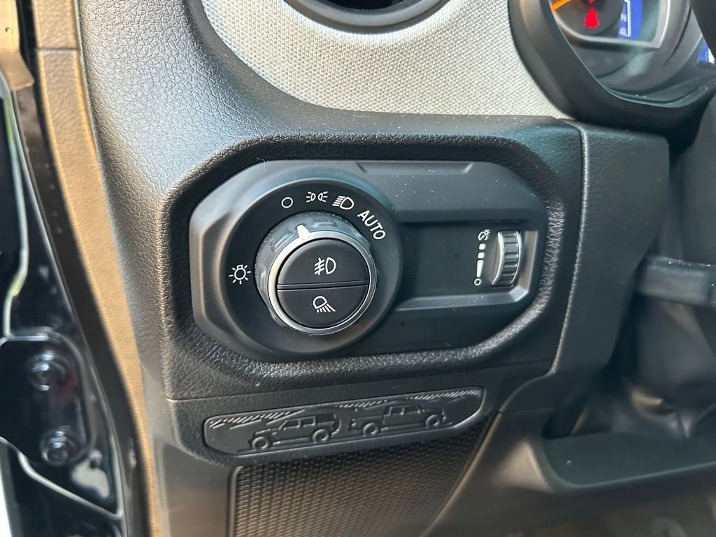 Used 2024 Jeep Gladiator Sport image 16