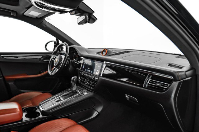Used 2021 Porsche Macan image 10