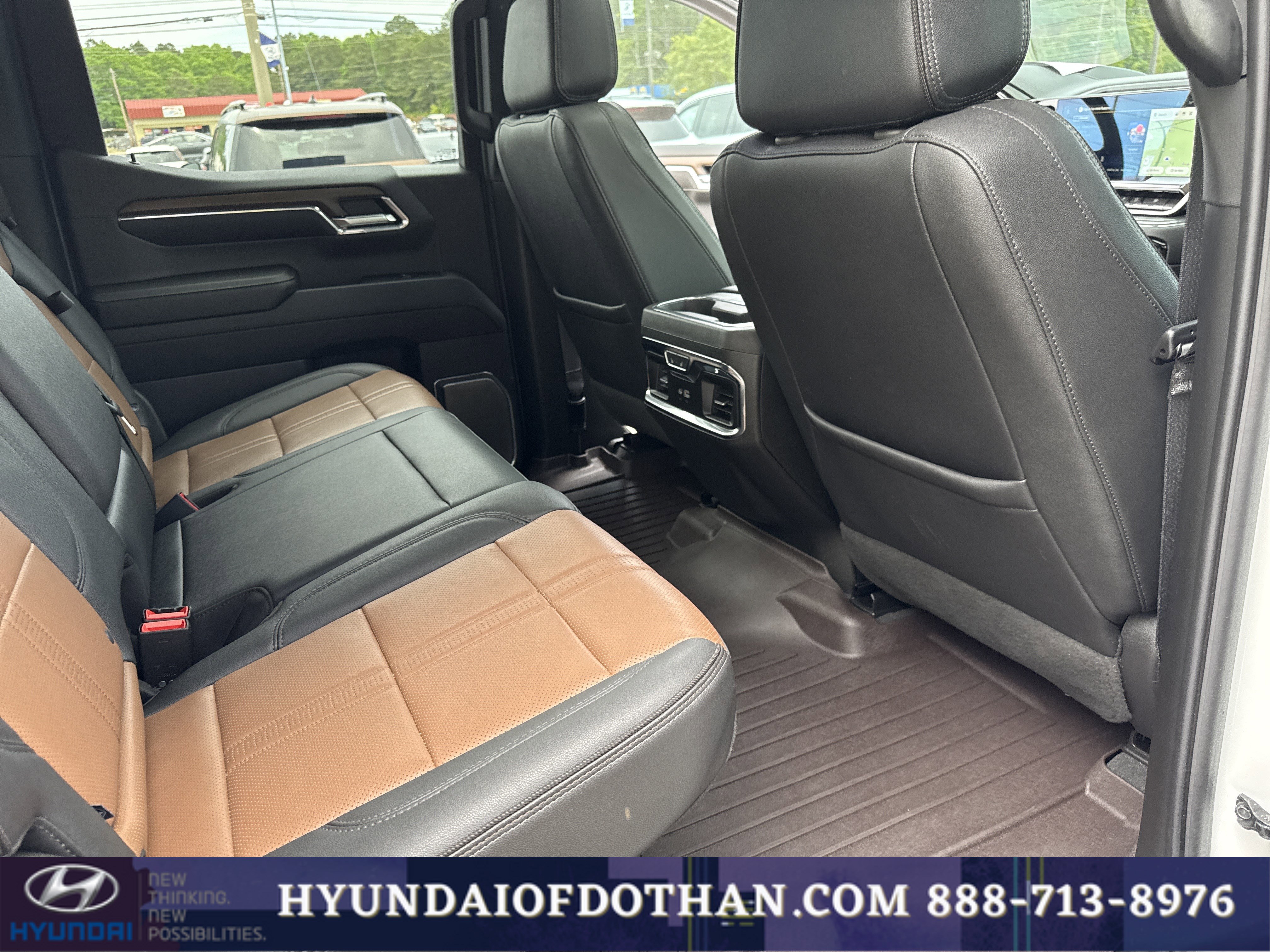 Used 2024 Chevrolet Silverado 1500 High Country w/ Technology Package AWD/4WD image 13