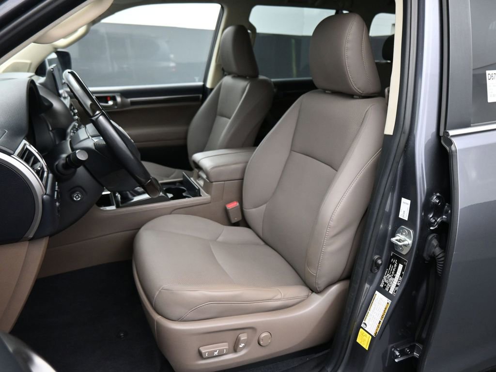 Used 2023 Lexus GX 460 Premium w/ Premium Package image 17
