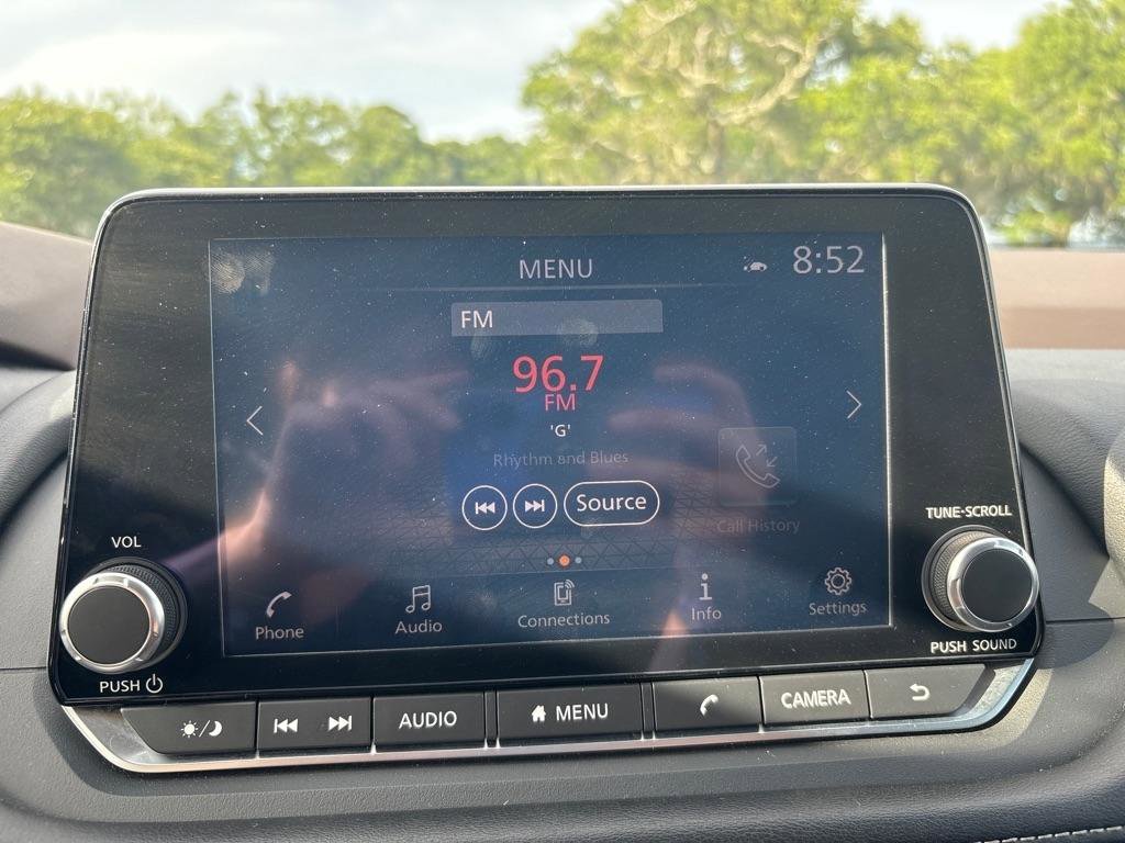 Used 2023 Nissan Rogue SV image 24