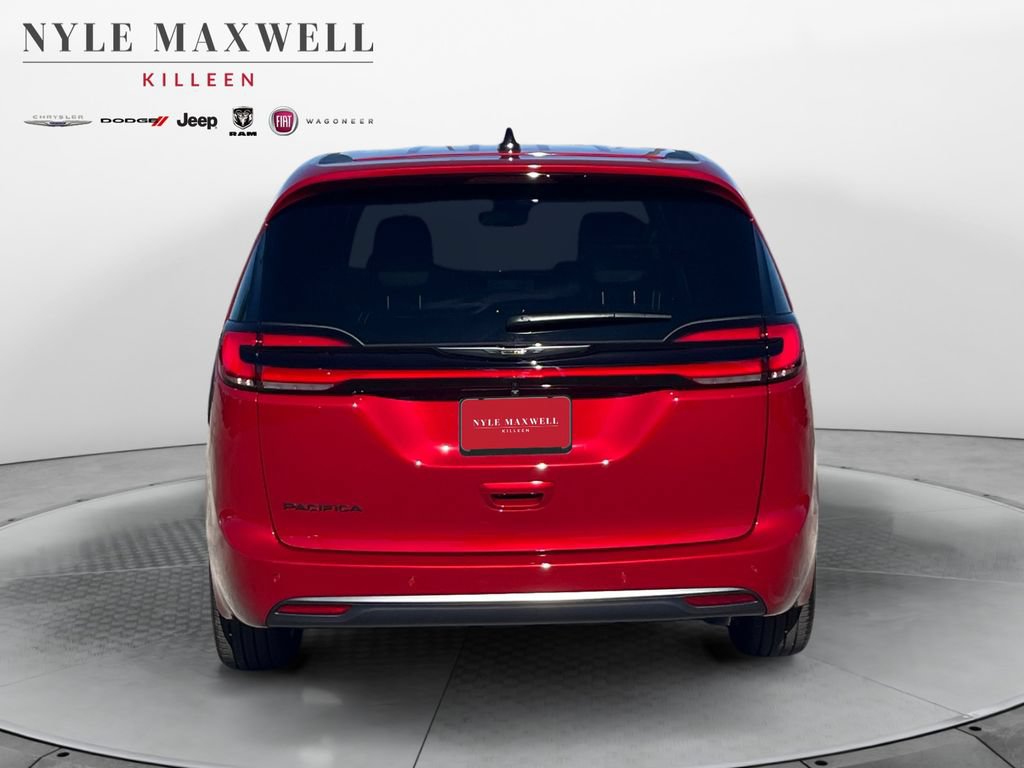 New 2026 Chrysler Pacifica Select FWD image 15