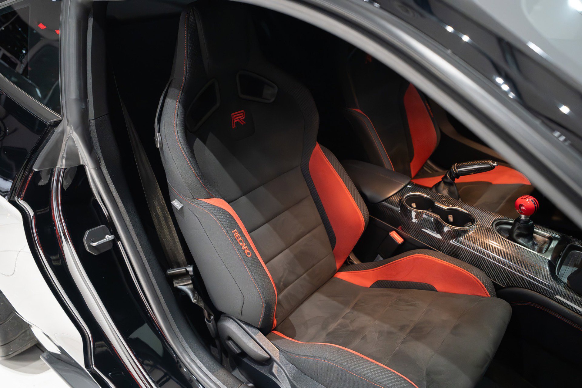 Used 2019 Ford Mustang Shelby GT350R w/ GT350R Equipment Group 920A RWD image 23