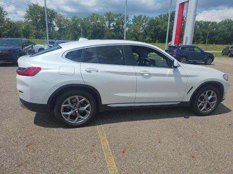 Used 2022 BMW X4 xDrive30i w/ Premium Package AWD/4WD image 4