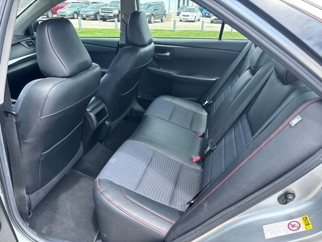 Used 2015 Toyota Camry SE FWD image 9