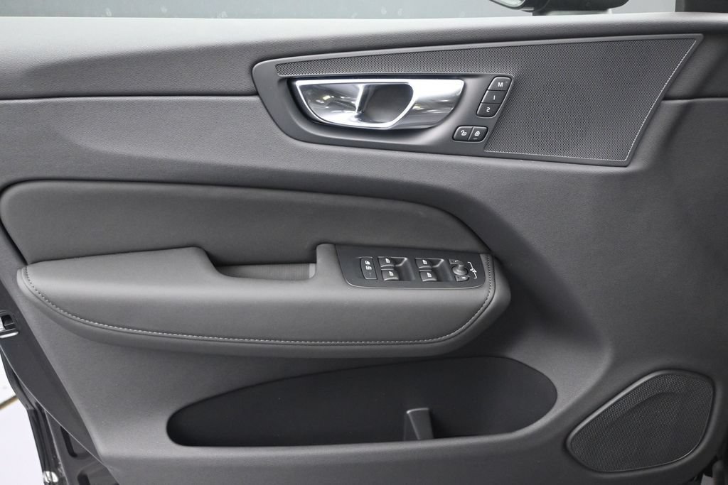 New 2026 Volvo XC60 B5 Plus AWD/4WD image 10