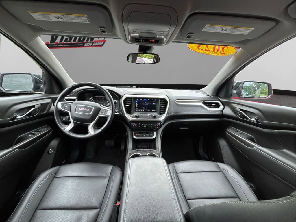 Used 2023 GMC Acadia SLT image 29