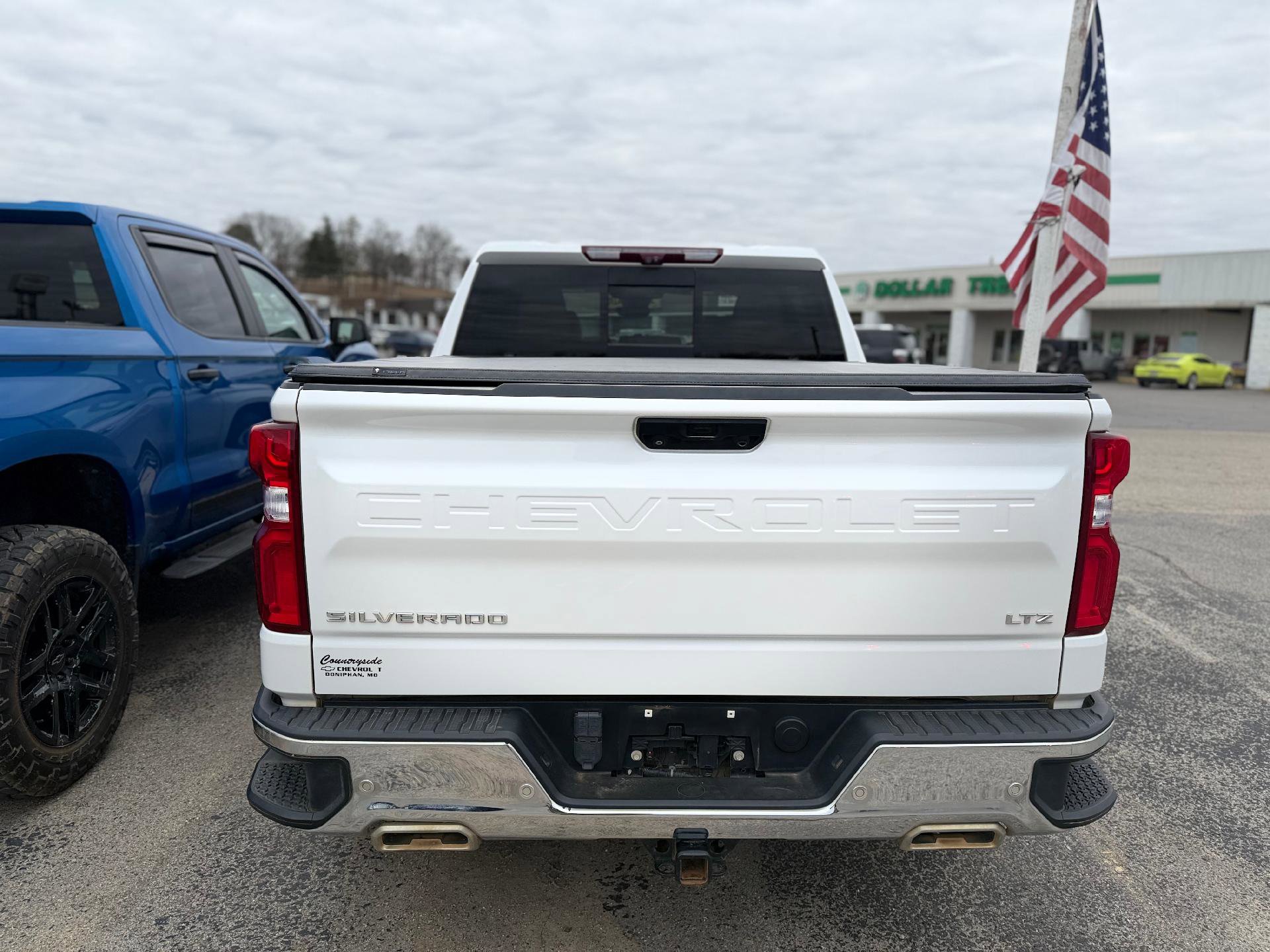 Used 2022 Chevrolet Silverado 1500 LTZ w/ LTZ Premium Package image 3