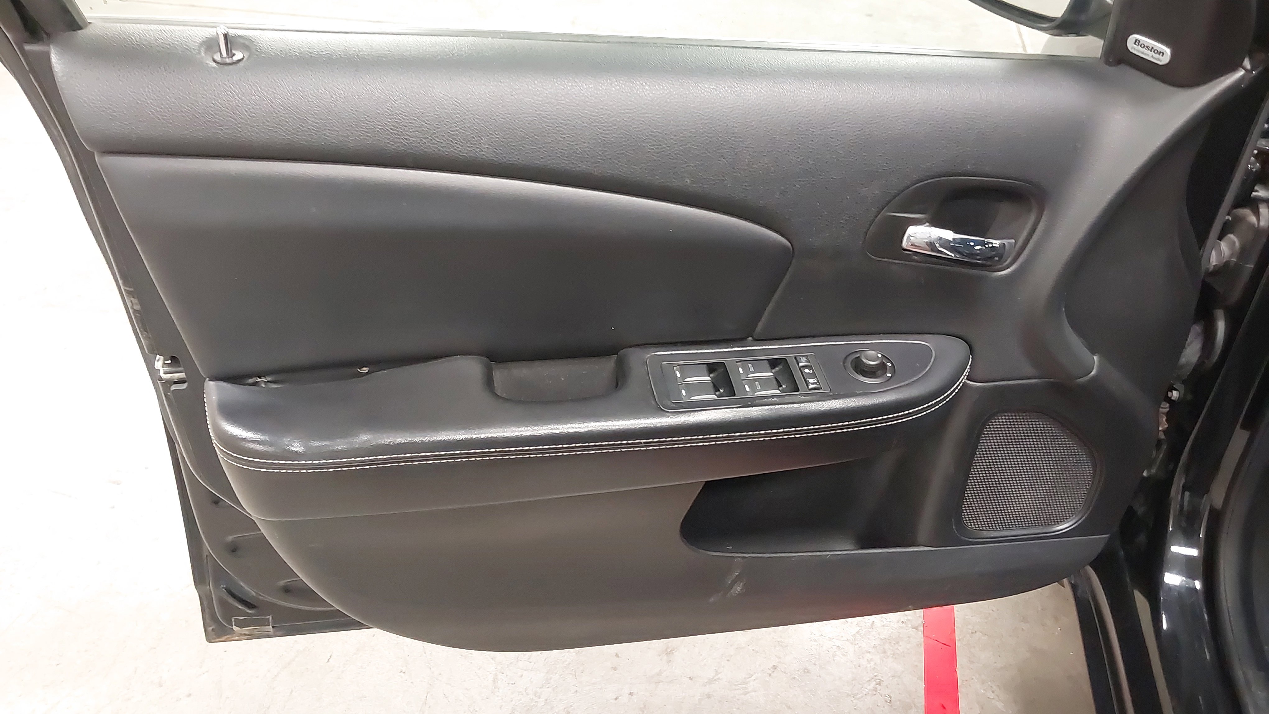 Used 2014 Chrysler 200 Limited image 24