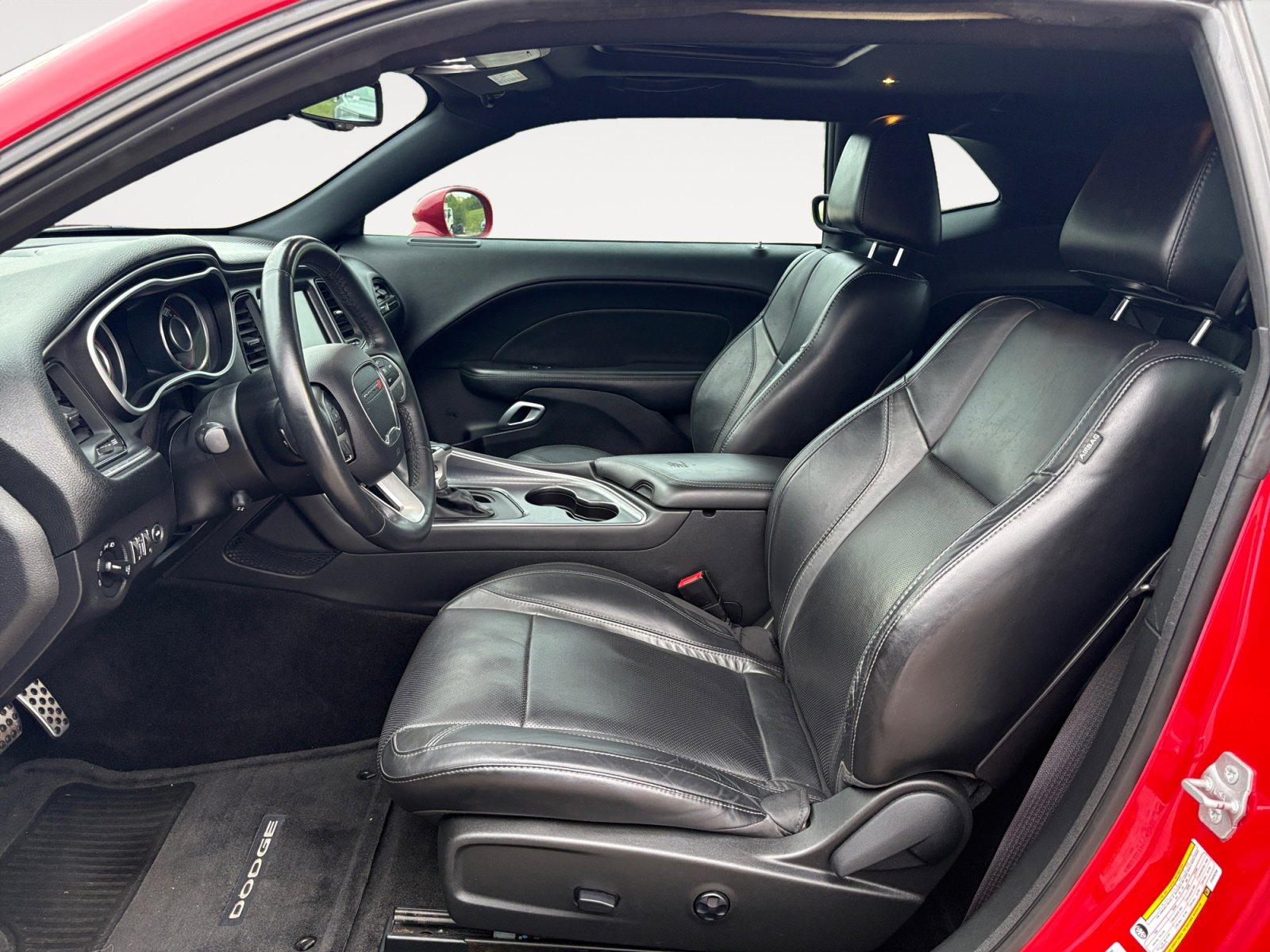 Used 2015 Dodge Challenger SXT Plus RWD image 21