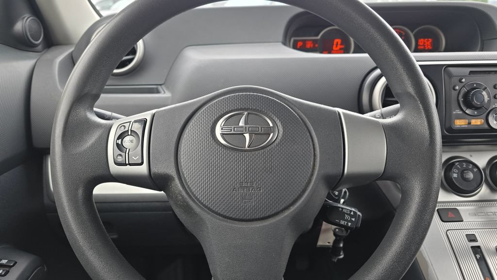 Used 2012 Scion xB FWD image 25