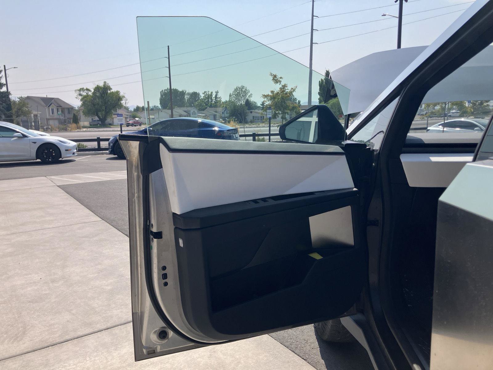 Used 2024 Tesla Cybertruck AWD Crew Cab image 13