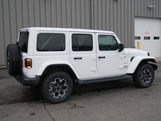 Used 2024 Jeep Wrangler Sahara w/ Technology Group image 13