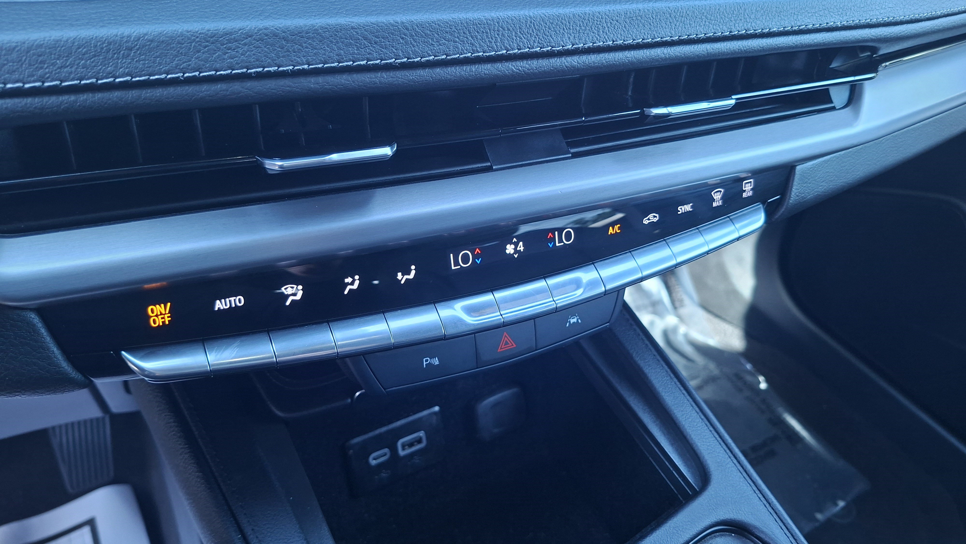 Used 2025 Cadillac XT4 Premium Luxury FWD image 15