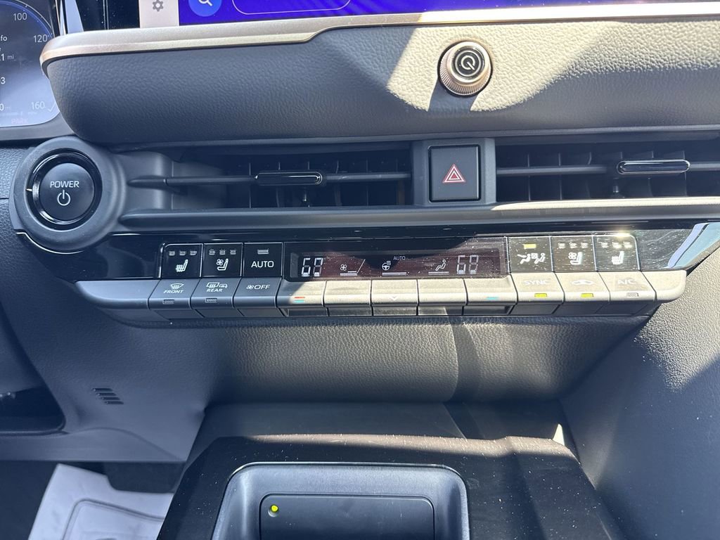 Used 2025 Toyota Crown Platinum image 25
