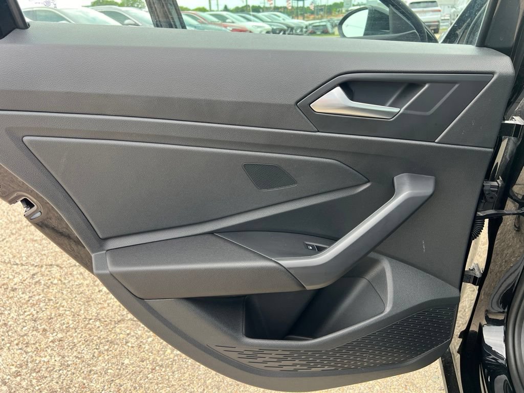 Used 2025 Volkswagen Jetta Sport FWD image 32