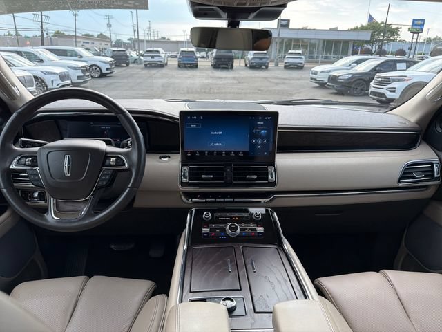 Used 2024 Lincoln Navigator Reserve AWD/4WD image 15