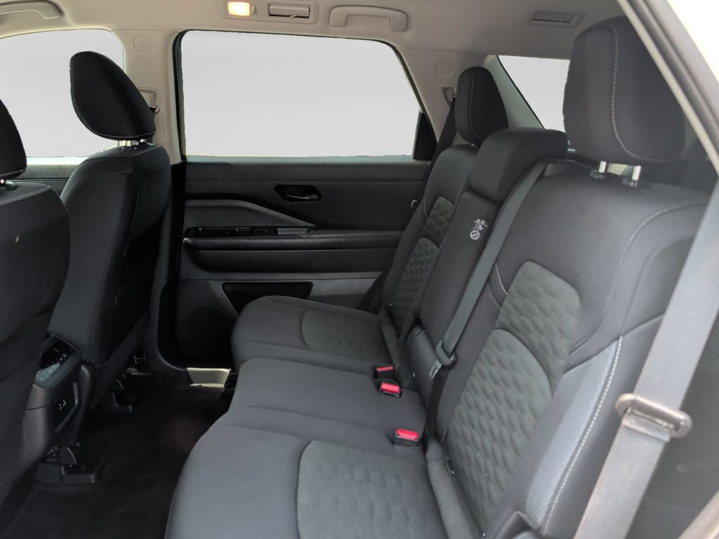 Used 2025 Nissan Pathfinder SV AWD/4WD image 31