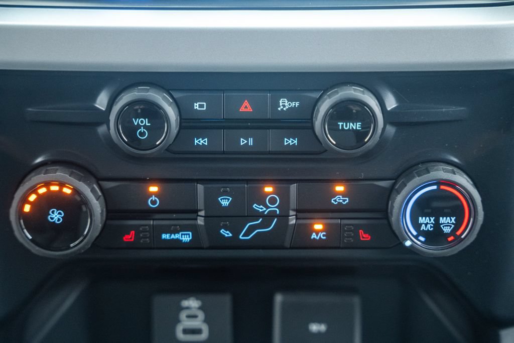 New 2026 Ford F350 XLT w/ XLT Premium Package AWD/4WD image 29