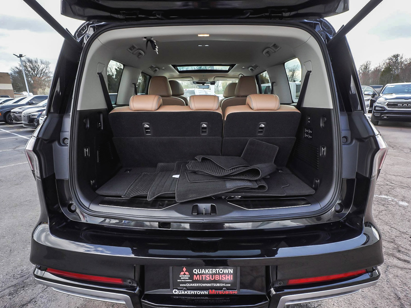 Used 2025 INFINITI QX80 Sensory AWD/4WD image 53