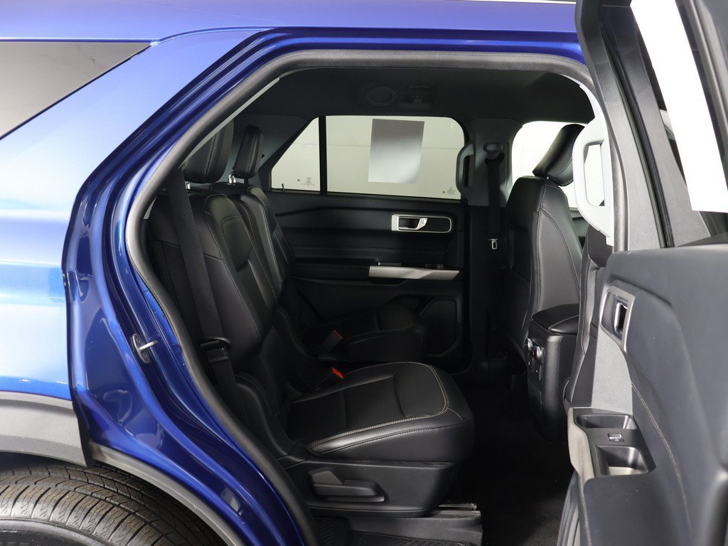 Used 2023 Ford Explorer XLT w/ Equipment Group 202A AWD/4WD image 30
