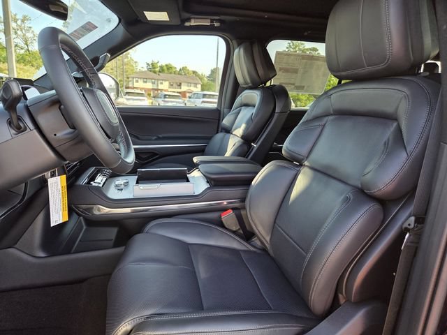 New 2026 Lincoln Navigator Reserve w/ Jet Appearance Package AWD/4WD image 11