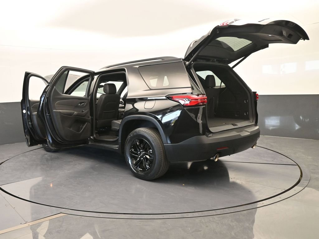 Used 2023 Chevrolet Traverse LT w/ Midnight/Sport Edition image 78
