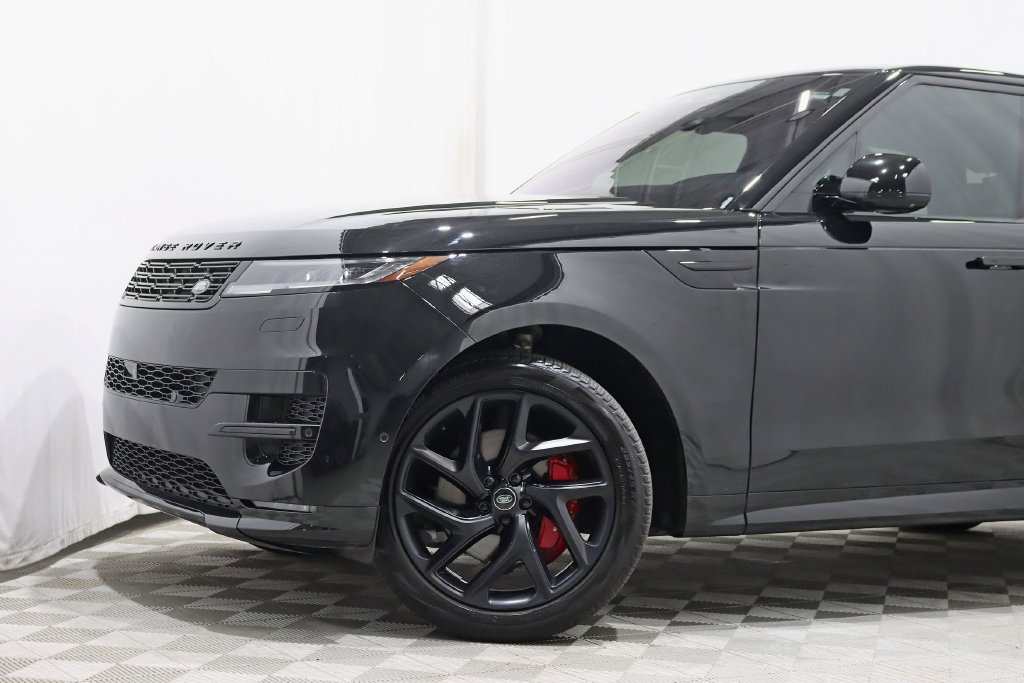Used 2023 Land Rover Range Rover Sport SE Dynamic AWD/4WD image 2