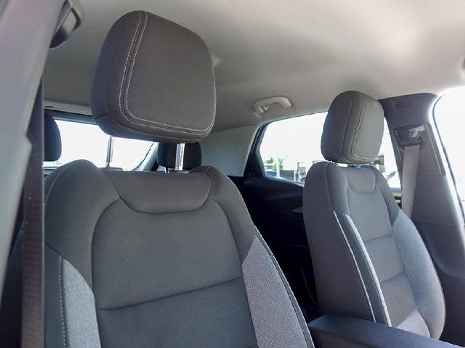 Used 2025 Chevrolet TrailBlazer LS w/ LS Convenience Package FWD image 15