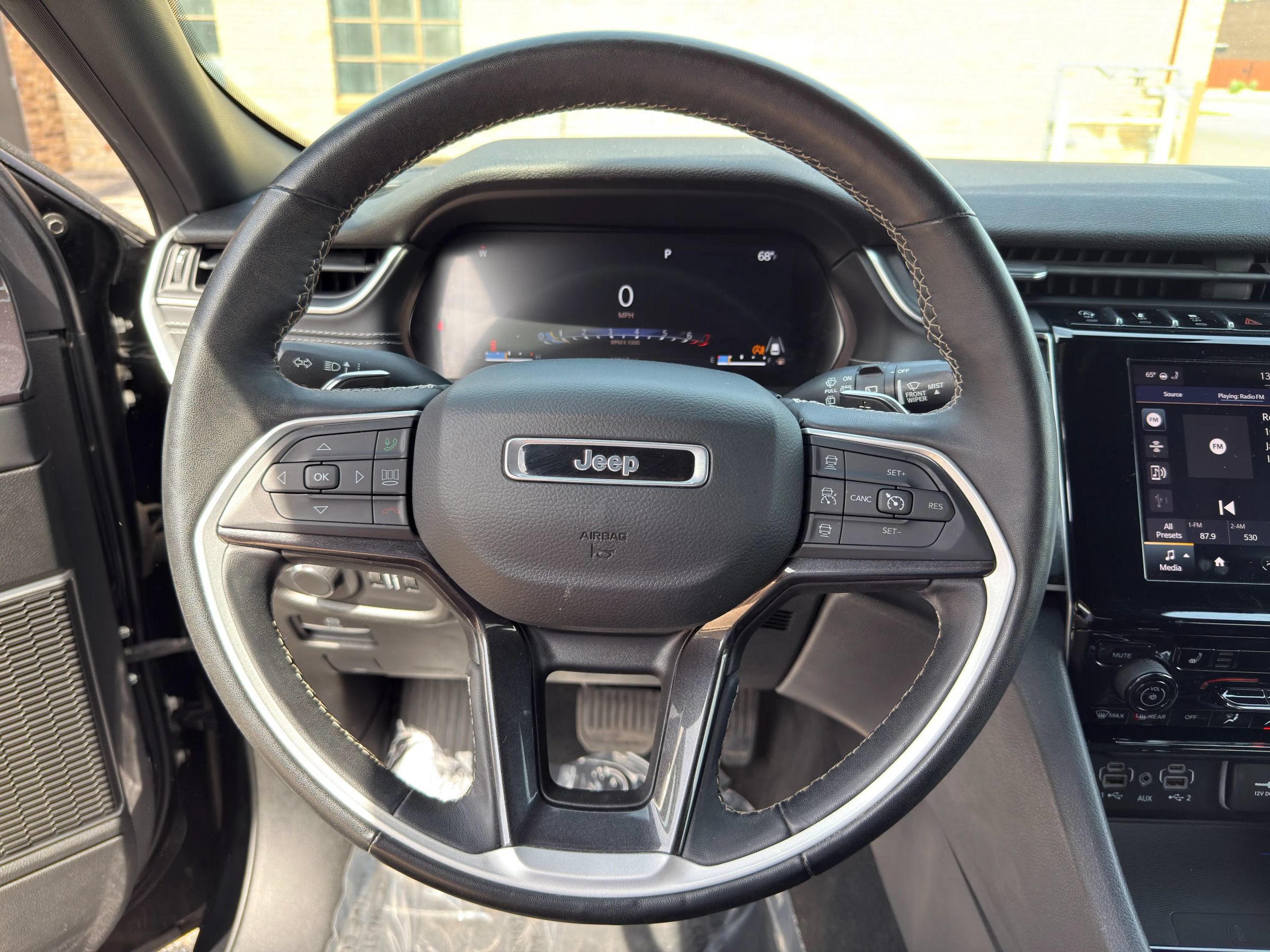 Used 2022 Jeep Grand Cherokee Altitude AWD/4WD image 11