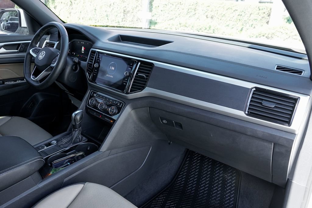 Used 2023 Volkswagen Atlas Cross Sport SE image 46