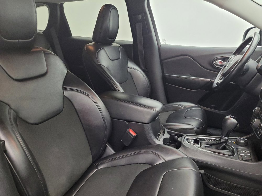 Used 2020 Jeep Cherokee Latitude Plus image 21