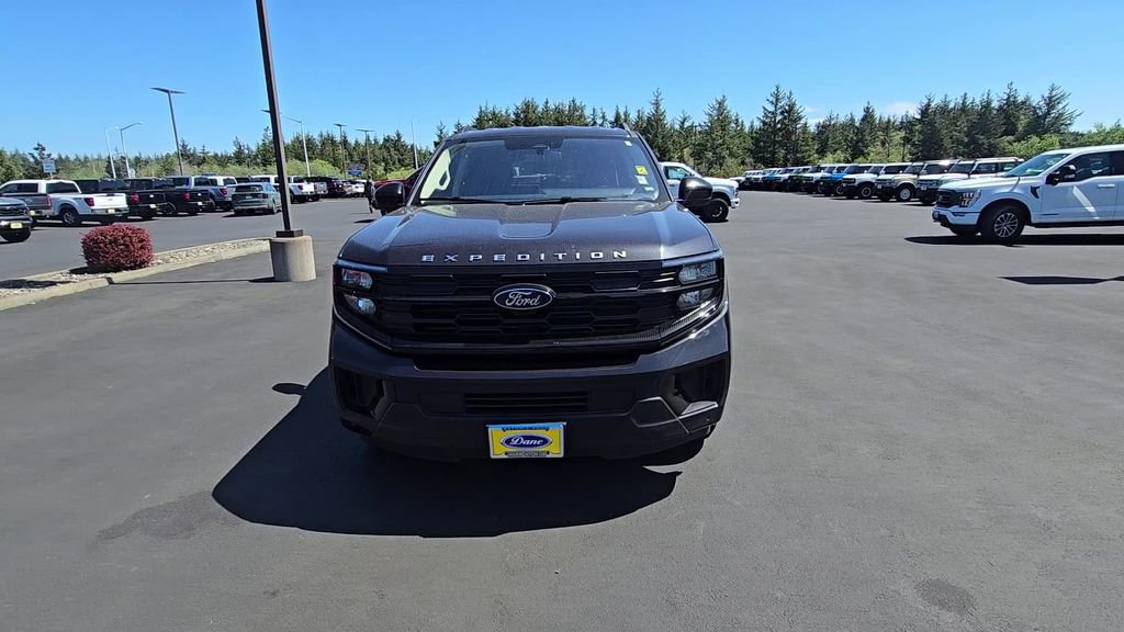 Used 2025 Ford Expedition Max Active AWD/4WD image 7