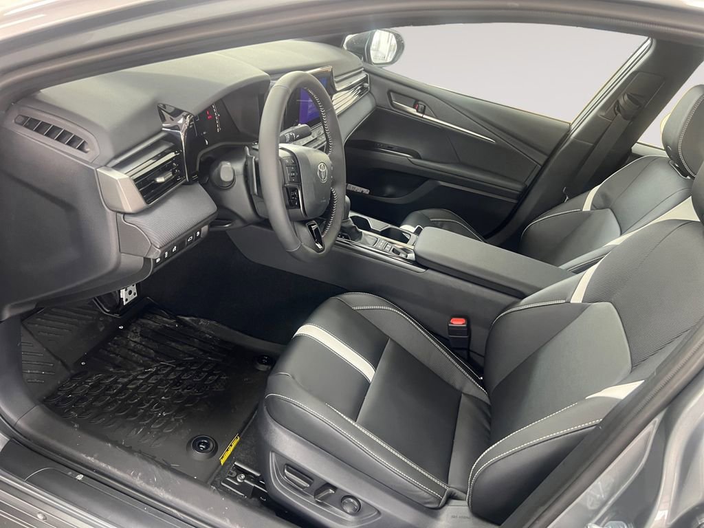 New 2026 Toyota Camry Hybrid FWD image 9
