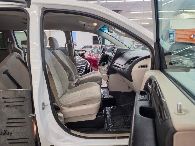 Used 2016 Dodge Grand Caravan SE w/ Quick Order Package 29E SE FWD image 28