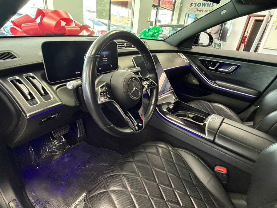 Used 2022 Mercedes-Benz S 580 4MATIC Sedan w/ AMG Line Package image 23