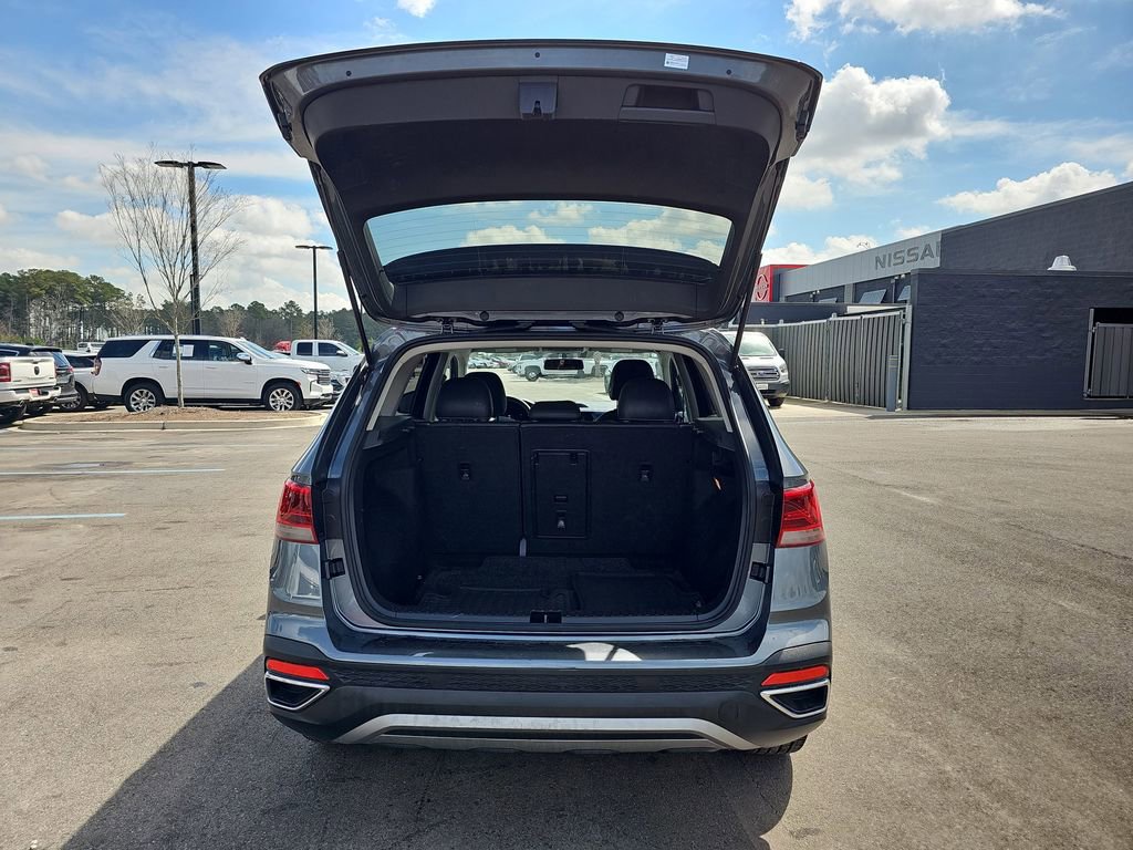 Used 2022 Volkswagen Taos SE w/ Panoramic Sunroof Package image 16