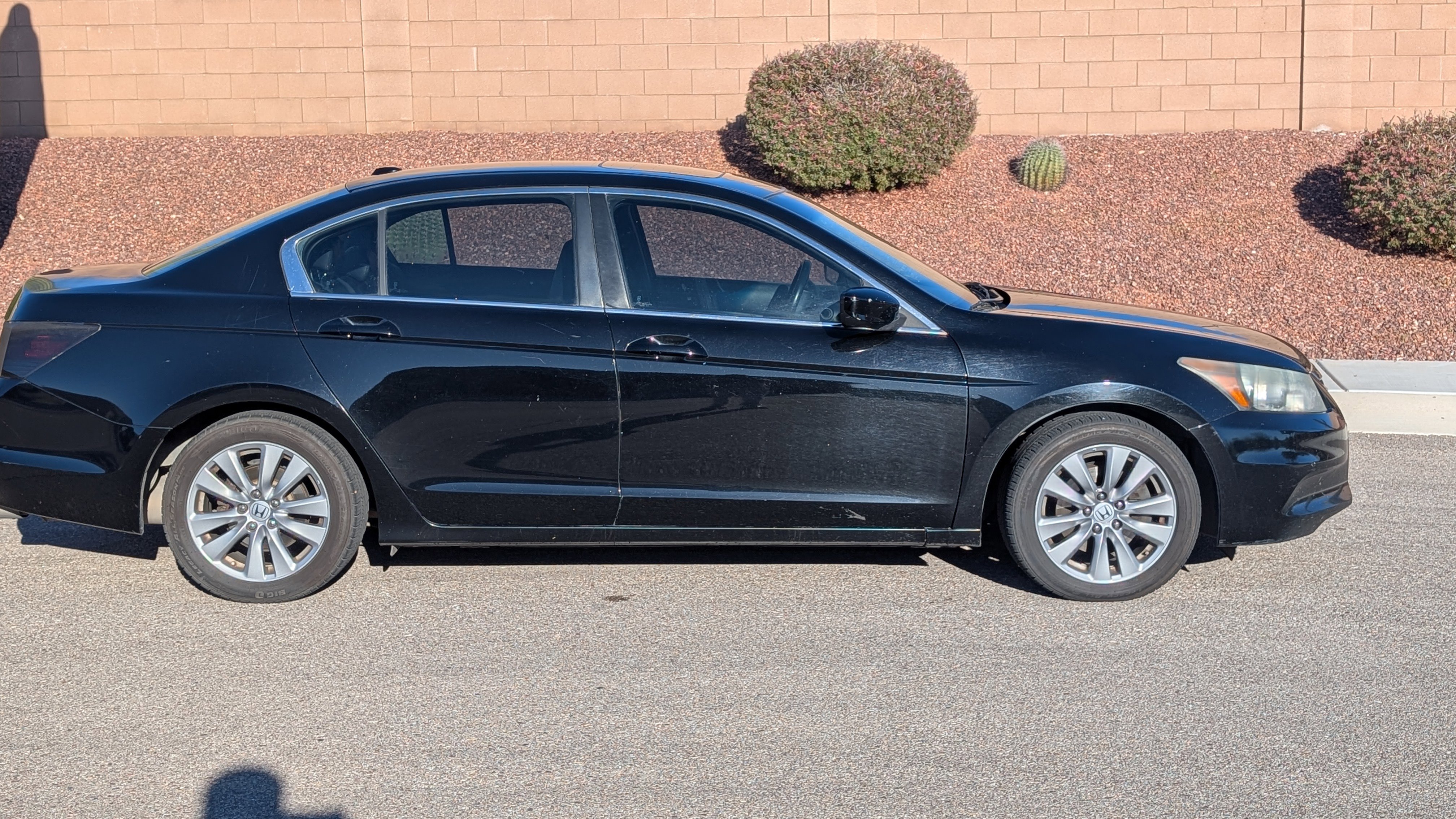 Used 2011 Honda Accord EX-L image 9