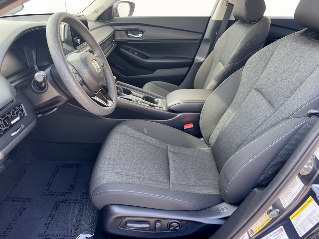 Certified 2025 Honda Accord SE image 5