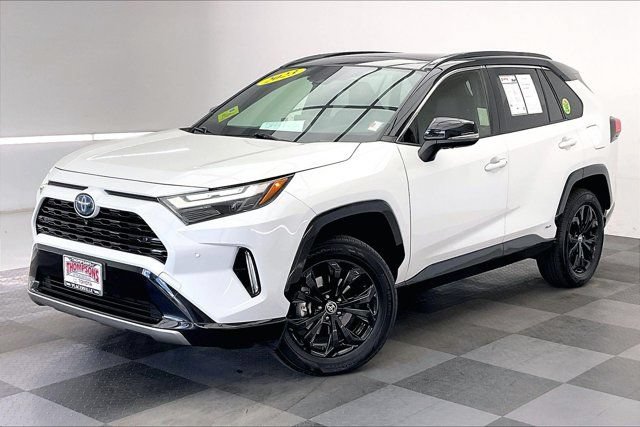 Used 2023 Toyota RAV4 XSE AWD/4WD image 12