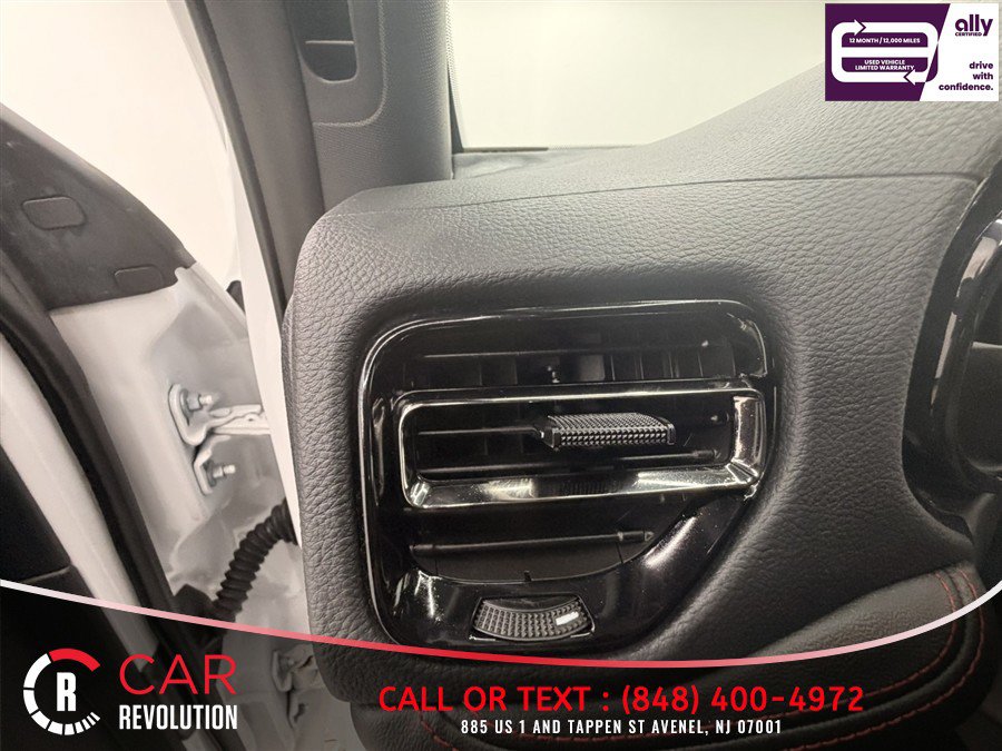 Used 2025 Dodge Durango GT AWD/4WD image 13