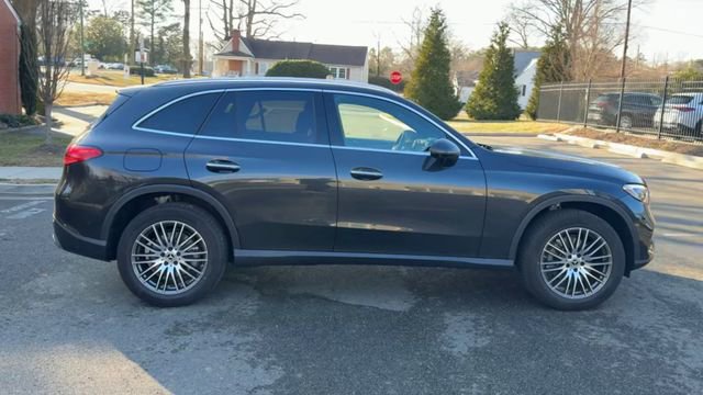 Used 2026 Mercedes-Benz GLC 300 4MATIC image 3