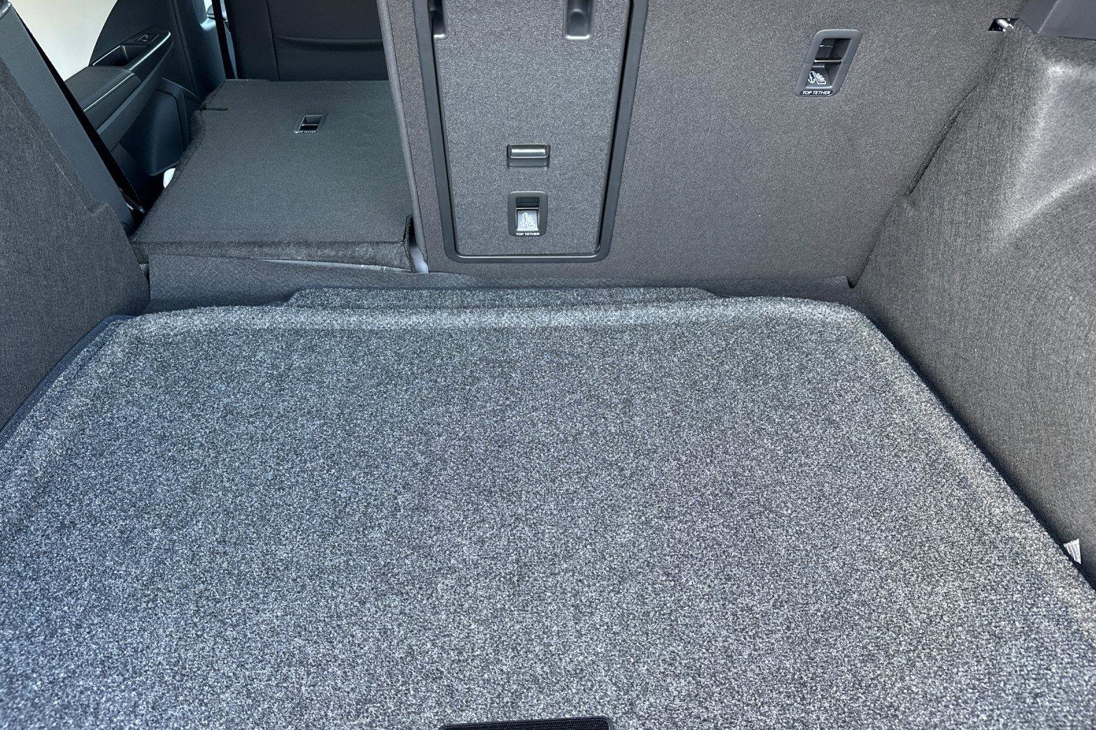 New 2026 Volkswagen Taos SE image 14