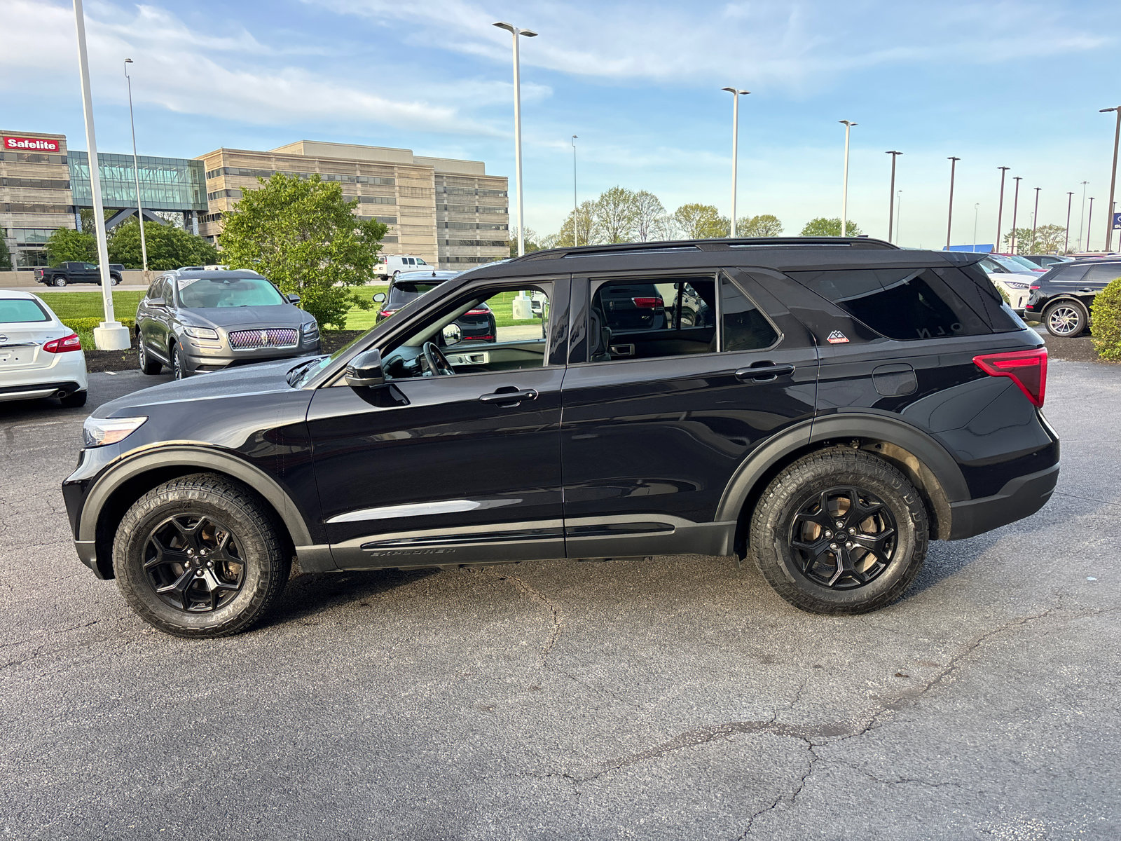 Used 2022 Ford Explorer Timberline w/ Timberline Technology Package AWD/4WD image 4